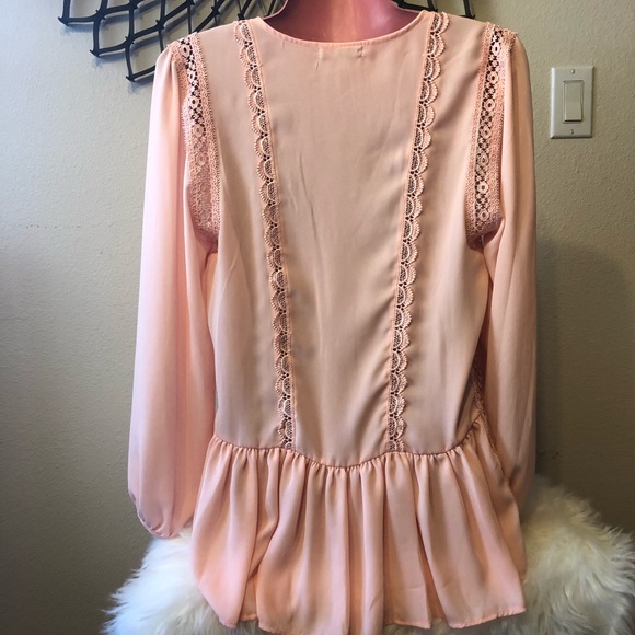 GB | Peach Lace Blouse | Size M - Picture 5 of 6